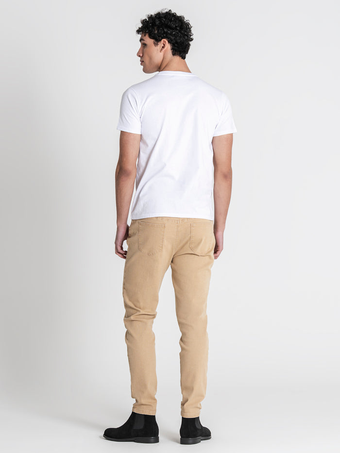 t-shirts / White Signature Tee