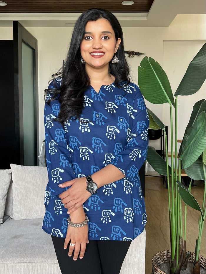Basic Cotton Short Top- Indigo Hands