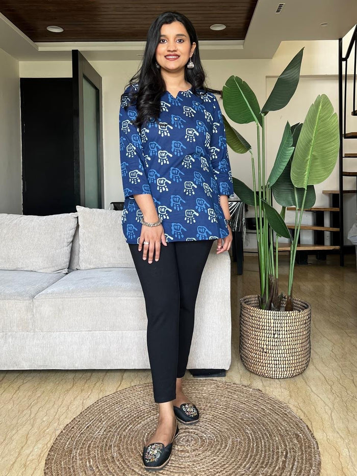 Basic Cotton Short Top- Indigo Hands