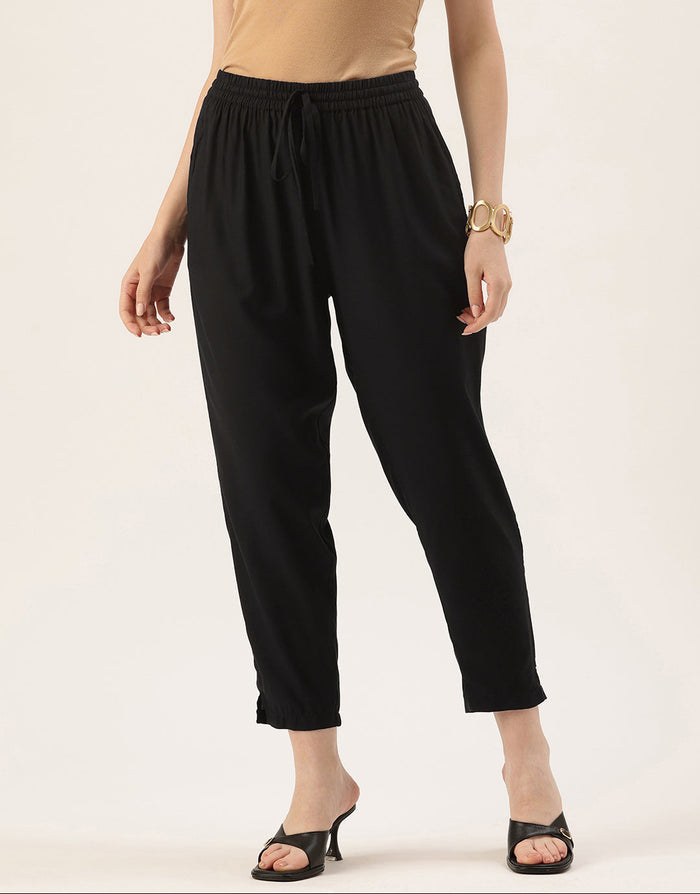 Black Solid Pencil Pant