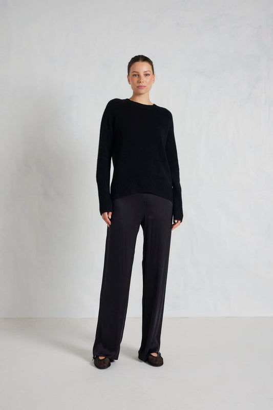Alessandra Knitwear Fifi Cashmere Sweater in Black