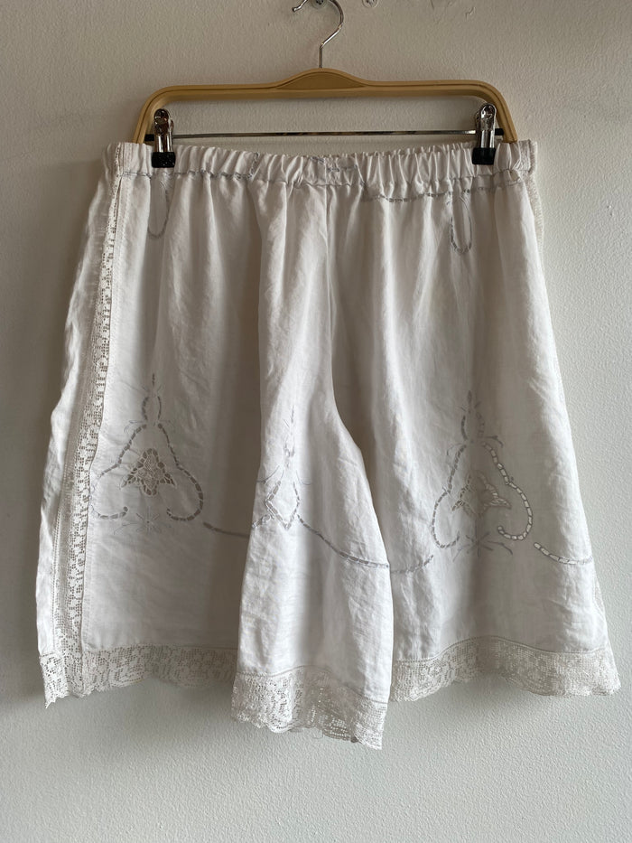 Handmade Vintage Tablecloth White Bermuda Shorts