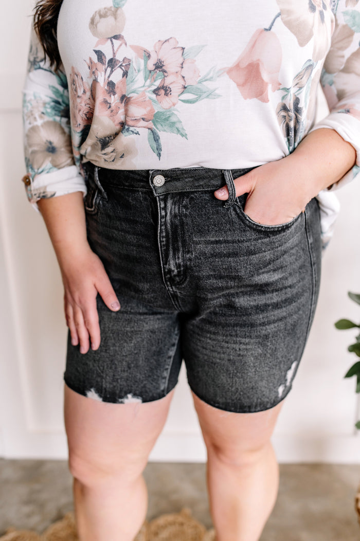 Judy Blue High Waisted Rigid Magic Jean Shorts In Washed Black
