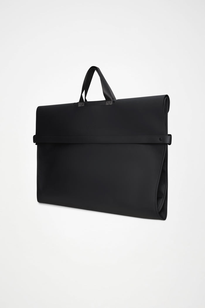 RAINS OTG Suitbag Black 23L H132 x D3 x W60 cm Messenger