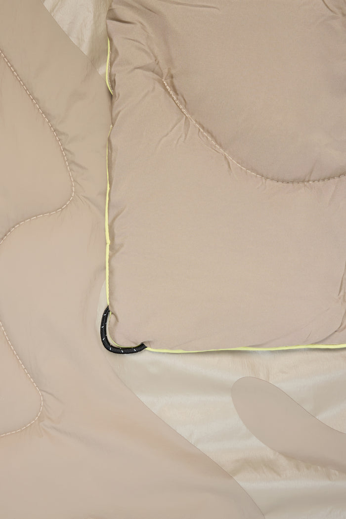 RAINS Puffer Blanket Beige Picnic Blanket