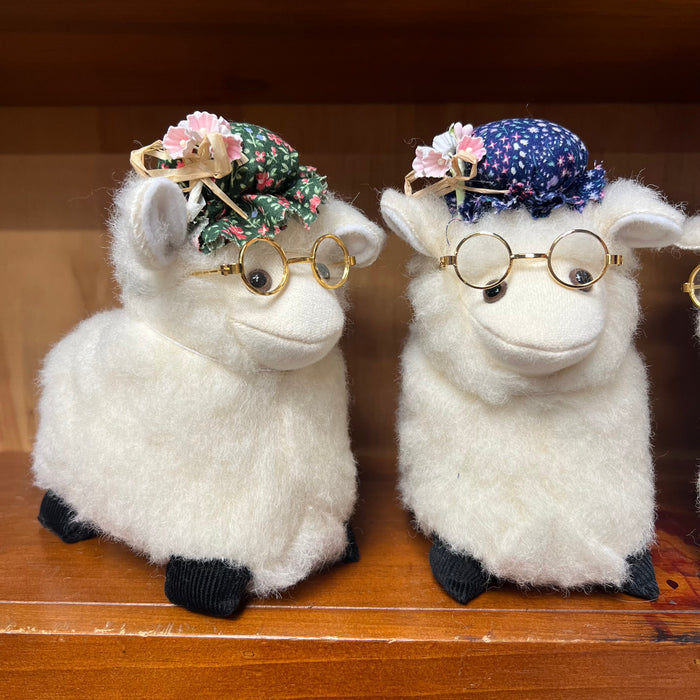 Rozcraft - Wool Romney Sheep with Hat and Glasses (WROMGH)