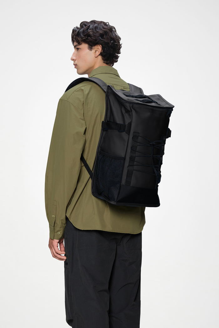 RAINS Trail Mountaineer Bag Black 26L H49 x D18 x W30 cm Backpack