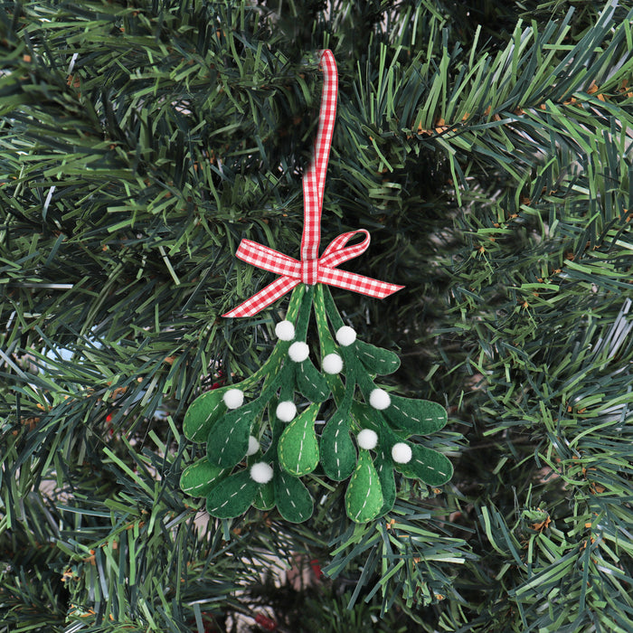 Trimits Felt Decoration Kit Christmas Mistletoe, 10x12cm, Includes Felt Shapes, Thread, Stuffing, Needle, and Ribbon