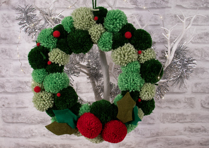 Trimits Pom Pom Wreath Kit 30x30cm, Includes Pom Pom Makers, Yarn, and Metal Hoop Fabric