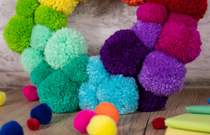 Trimits Pom Pom Wreath Kit Green, 30x30cm, Includes Pom Pom Makers, Yarn, and Metal Hoop Fabric