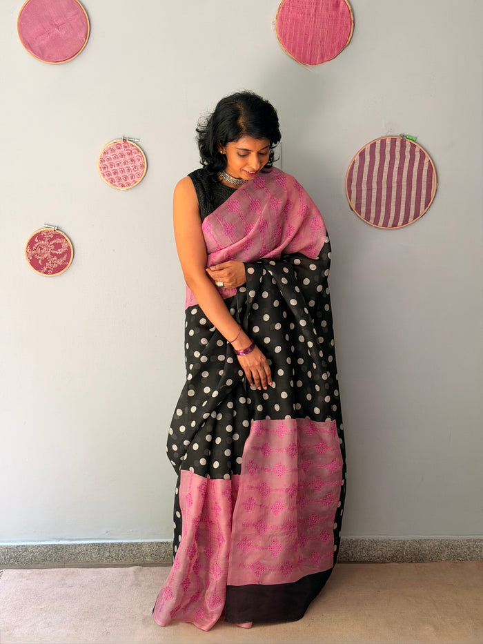 Tuhina Dots Print Play Organza Saree - Pink