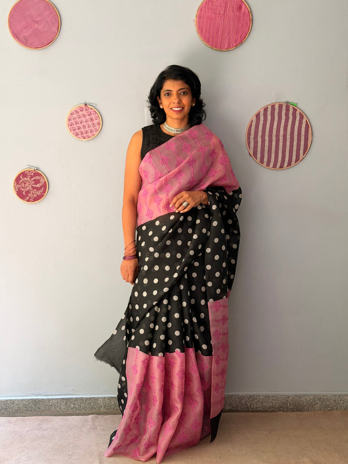 Tuhina Dots Print Play Organza Saree - Pink