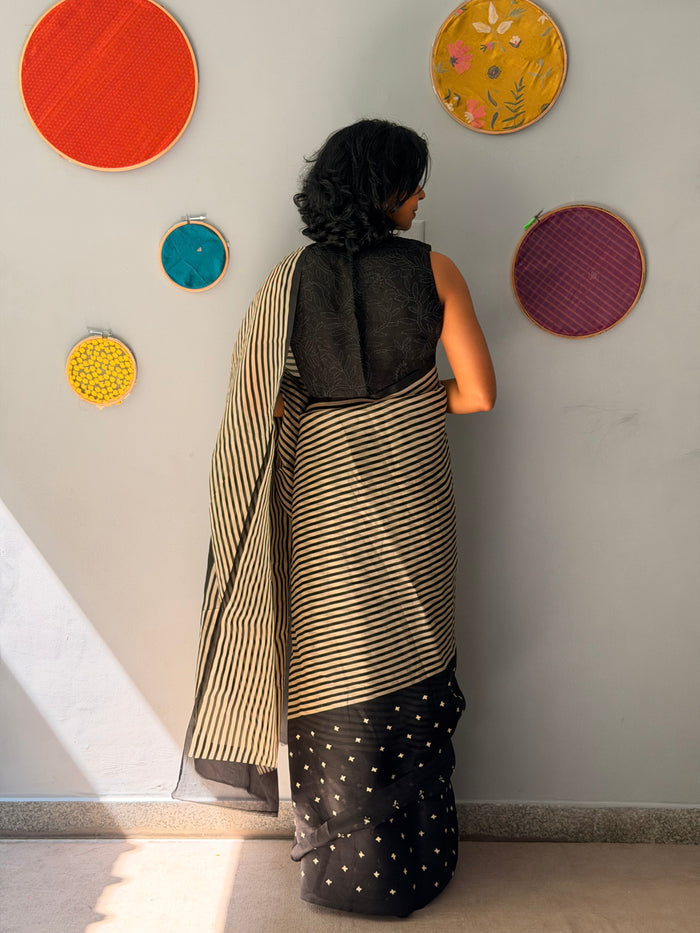 Tuhina Stripes Print Play Organza Saree - Black