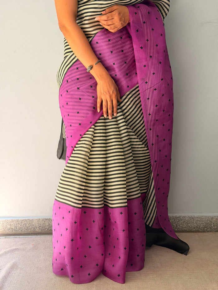 Tuhina Stripes Print Play Organza Saree - Purple