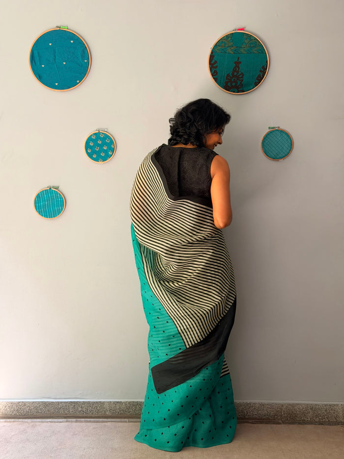 Tuhina Stripes Print Play Organza Saree - Turquoise