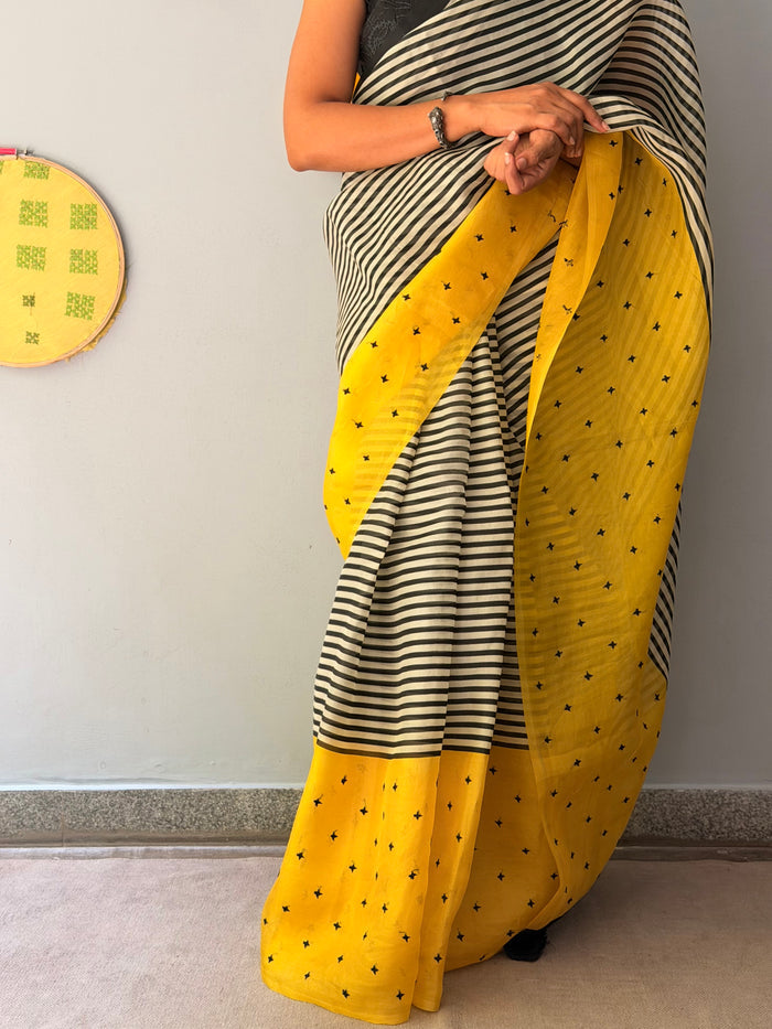 Tuhina Stripes Print Play Organza Saree - Yellow