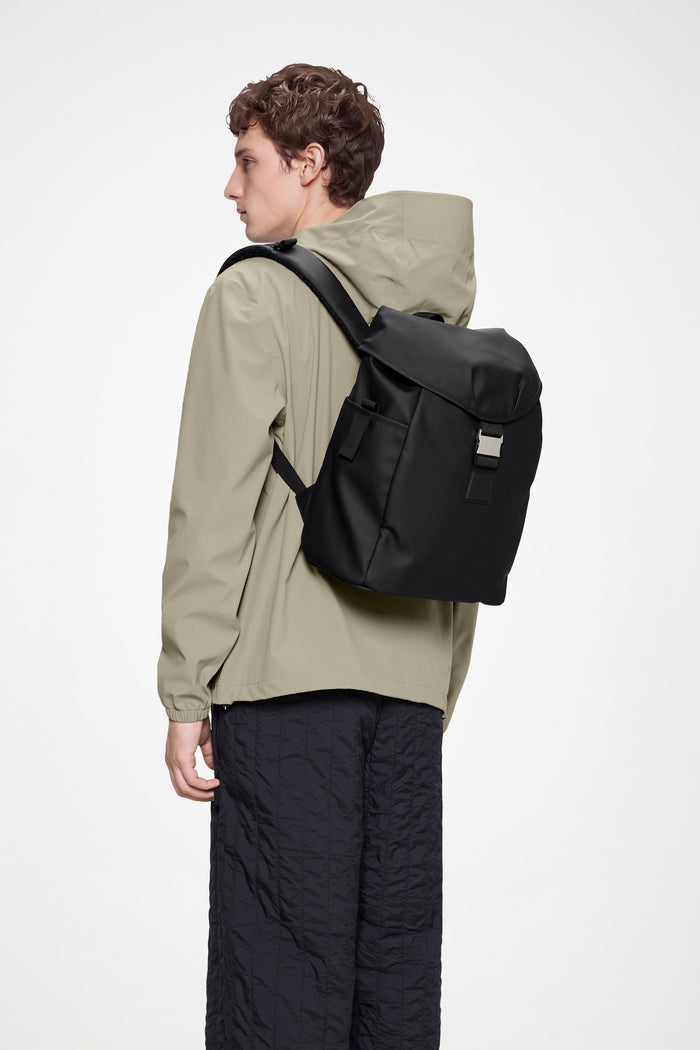 RAINS Valera Bucket Backpack Black 18L H40 x D16 x W29 cm Backpack