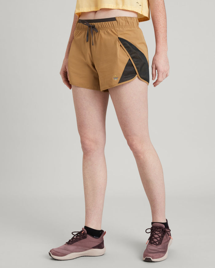 a1722_nza_wdn_energy_womens_4inch_shorts_a_1743634008000