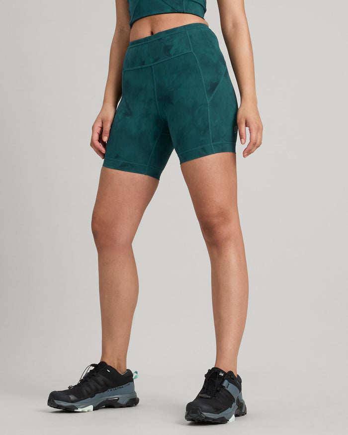 a1724_ofj_wdn_move_womens_6_inch_tight_shorts_green_blue_c_1743633966000