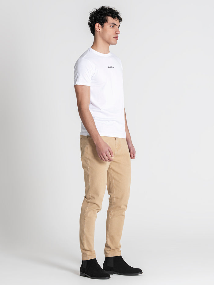 t-shirts / White Signature Tee