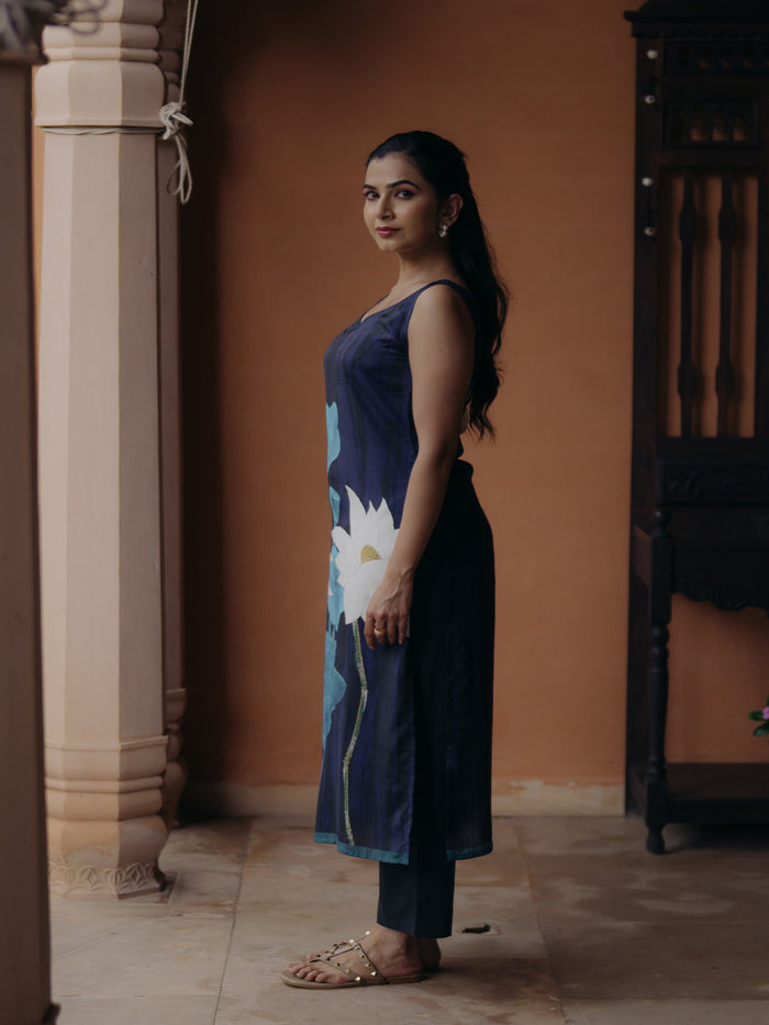 Women's Blue floral Sleeveless Kurta Set