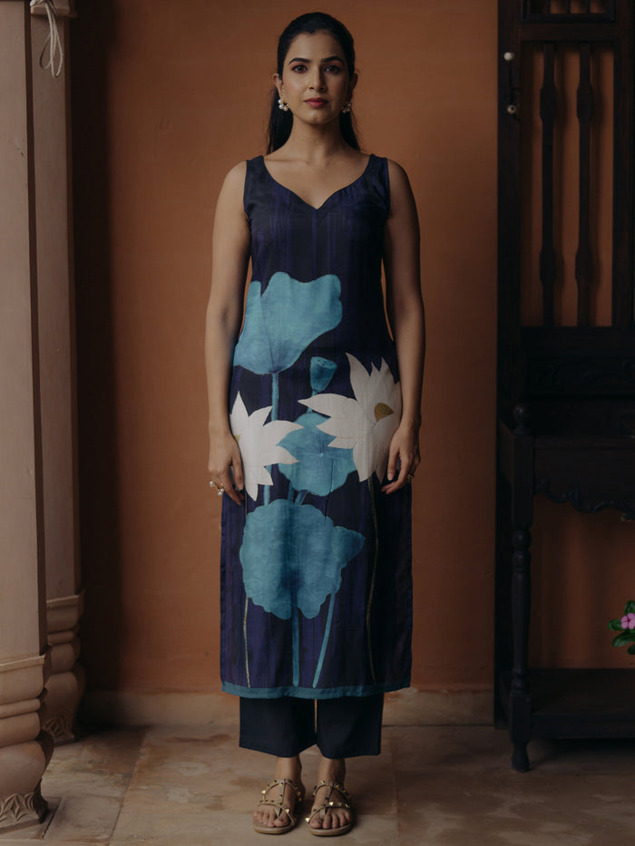 Women's Blue floral Sleeveless Kurta Set
